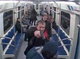 Полиция задержала фальшивомонетчика и его сына, которых в Сети окрестили "святыми" после расстрела дагестанца в московском метро Полиция задержала фальшивомонетчика и его сына, которых в Сети окрестили "святыми" после расстрела дагестанца в московском метро