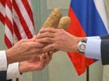 Обиженные комментарием Лаврова поляки подарили ему бутылку водки Обиженные комментарием Лаврова поляки подарили ему бутылку водки