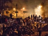После переговоров Кличко, Яценюк и Тягнибок отправились на улицу Грушевского, где обратились к своим сторонникам с призывом сохранить перемирие до субботы После переговоров Кличко, Яценюк и Тягнибок отправились на улицу Грушевского, где обратились к своим сторонникам с призывом сохранить перемирие до субботы