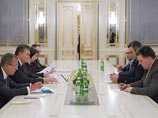 Переговоры между Януковичем и Майданом продолжатся - оппозиция в их успех не верит и опасается режима ЧП Переговоры между Януковичем и Майданом продолжатся - оппозиция в их успех не верит и опасается режима ЧП