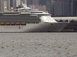 Более 600 человек, находящихся на борту круизного лайнера американской компании Royal Caribbean, заразились кишечной инфекцией