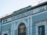 "Школа современной пьесы" временно переезжает на Тишинку, устроив из этого праздничный перформанс "Школа современной пьесы" временно переезжает на Тишинку, устроив из этого праздничный перформанс