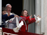 Итальянская организация защитников животных ENPA (Ente Nazionale Protezione Animali) обратилась к Папе Римскому Франциску с просьбой прекратить выпускать голубей с балкона его резиденции в Риме