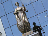 Согласно законопроекту, будет создан единый высший судебный орган - Верховный суд РФ. При этом устанавливается переходный период сроком на шесть месяцев, новый суд будет формироваться в составе 170 судей