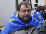 Избитый активист "Автомайдана" Булатов отказывается сотрудничать с украинскими следователями