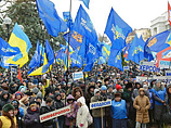 Внеочередной Всеукраинский слет руководителей первичных организаций Партии регионов принял решение о создании Всеукраинского общественного союза "Украинский фронт". Фронт будет "зачищать" украинскую землю от оккупантов