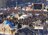 В Киеве на Майдане Незалежности начался так называемый "информационный митинг". Митинг должен прояснить "кадровые вопросы" - требования об освобождении активистов Майдана и в отношении кадровых изменений в правительстве