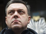 Как отметил лидер ВО Свобода Олег Тягнибок, "отставки правительства Николая Азарова недостаточно, потому открытым остается вопрос недопущения на должности в Кабмине нечестных политиков"