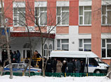 15-летний ученик 10 "А" класса Сергей Гордеев пришел в школу c двумя винтовками 15-летний ученик 10 "А" класса Сергей Гордеев пришел в школу c двумя винтовками