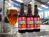 Шотландский пивоваренный завод BrewDog запустил в продажу первое в мире "протестное" пиво, названное в честь президента РФ. "Здравствуйте, меня зовут Владимир" - гласит надпись на этикетке