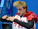 В короткой программе нового для Олимпиад командного турнира фигуристов у одиночников Россию будет представлять олимпийский чемпион 2006 года Евгений Плющенко