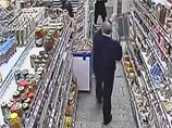 В Прибайкалье раненный ножом охранник магазина избил грабителя металлическим инвентарем (ВИДЕО) В Прибайкалье раненный ножом охранник магазина избил грабителя металлическим инвентарем (ВИДЕО)