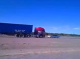 Лобовое ДТП в Аргентине: грузовик гнал по "встречке" 120 км/ч, 19 погибших Лобовое ДТП в Аргентине: грузовик гнал по "встречке" 120 км/ч, 19 погибших