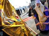 Церемония освящения трех православных походных храмов для кораблей Тихоокеанского флота состоялась сегодня во Владивостоке. Она прошла на причале в центре города, где пришвартованы боевые корабли флота