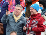 Медведев посетил соревнования по прыжкам на лыжах с трамплина