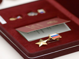 Сердюкову еще два года назад присвоили звание Героя России, утверждает пресса