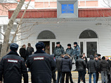 Депутаты Мосгордумы предложили вооружить школьных охранников электрошокерами и обязать полицейских патрулировать школы