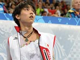 Японец Юзуру Ханю стал олимпийским чемпионом в одиночном катании в Сочи в отсутствие Евгения Плющенко, который снялся с турнира из-за травмы спины. Он набрал 280,09 баллов за короткую и произвольную программы