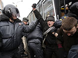 В Петербурге задержали десятки активистов "Другой России" на несанкционированной акции