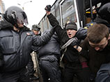 В Петербурге задержали десятки активистов "Другой России" на несанкционированной акции В Петербурге задержали десятки активистов "Другой России" на несанкционированной акции