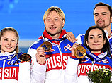 Плющенко завоевал в Сочи золотую медаль в командных соревнованиях, после чего изъявил желание продолжить выступления в индивидуальном зачете