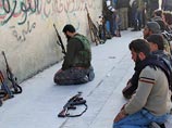 Как уточняет издание, город Ракка и прилегающие области контролируются наиболее радикальной из сирийских группировок - "Исламское государство Ирака и Леванта". Боевики добиваются установления на территории Сирии исламистского эмирата