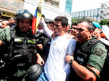 В Венесуэле не утихают волнения, начавшиеся после добровольной сдачи лидера оппозиции властям