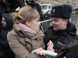Началось оглашение приговора фигурантам "болотного дела", у суда идут задержания Началось оглашение приговора фигурантам "болотного дела", у суда идут задержания