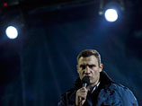 Майдан освистал лидеров оппозиции и дал Януковичу время до утра - или отставка, или снова в бой