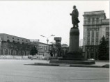 В Днепропетровске площадь Ленина переименовали в площадь Героев Майдана В Днепропетровске площадь Ленина переименовали в площадь Героев Майдана