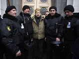 Турчинов будет выполнять обязанности президента до вступления в должность новоизбранного президента по результатам выборов. Накануне Рада назначила выборы на 25 мая 2014 года Турчинов будет выполнять обязанности президента до вступления в должность новоизбранного президента по результатам выборов. Накануне Рада назначила выборы на 25 мая 2014 года
