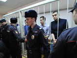 Суд огласил обвинительный приговор "болотным" фигурантам, у здания задержаны более 200 человек Суд огласил обвинительный приговор "болотным" фигурантам, у здания задержаны более 200 человек