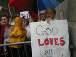От губернатора Аризоны требуют наложить вето на закон, защищающий верующих от исков гомосексуалистов