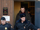 Навального, Немцова и других участников акции в поддержку осужденных фигурантов "болотного" дела наказали арестом
