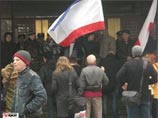 Митинговать против подчинения центральной власти собрались несколько тысяч жителей Симферополя