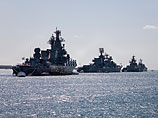 Как сообщает портал 0692.ua со ссылкой на источник в штабе Черноморского флота, в Севастополе составляют списки семей российских военных моряков на случай экстренной эвакуации