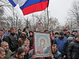 Православные ежедневно объезжают Севастополь крестным ходом
