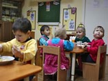 В Госдуме отвергли идею полного запрета на усыновление российских сирот иностранцами