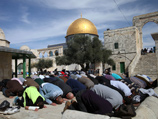 Власти Израиля резко сократили число палестинцев, которые 28 февраля намеревались совершить пятничный намаз в одной из главных святынь ислама - мечети Аль-Акса, расположенной на Храмовой горе