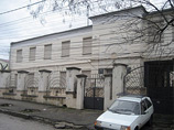 Стены синагоги в Симферополе расписали свастикой