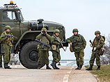 Аэропорты Крыма находятся под контролем украинских правоохранителей, а "захватчики" расположились рядом Аэропорты Крыма находятся под контролем украинских правоохранителей, а "захватчики" расположились рядом