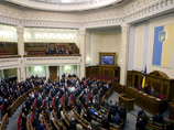 В Верховной Раде Украины сегодня прозвучали обвинения в измене в адрес экс-президента страны Виктора Януковича