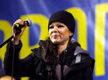 Певица Руслана, как одна из 10 самых смелых женщин года, получила награду из рук первой леди США