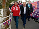 Путин пообщался с паралимпийцами: пообещал чемпионам машины и сообщил, что "горные лыжи - для лентяев" Путин пообщался с паралимпийцами: пообещал чемпионам машины и сообщил, что "горные лыжи - для лентяев"