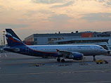 Полеты из Москвы в Крым задерживаются из-за "сильных ветров". А продажу билетов из Украины в Крым полностью возобновят к референдуму
