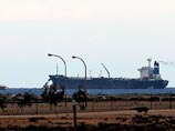 Ливийские ВМС окружили танкер под флагом КНДР, который наполнили нефтью повстанцы в Эс-Сидр