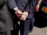 Начальник полиции Сахалина задержан: на него надели наручники, а затем отправили в СИЗО Начальник полиции Сахалина задержан: на него надели наручники, а затем отправили в СИЗО
