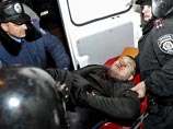Стрельбу в Харькове вечером в пятницу открыли активисты "Правого сектора", оба погибших в столкновении были из числа пророссийски настроенных граждан
