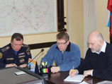 Губернатор края Константин Ильковский в воскресенье провел экстренное совещание региональной комиссии по чрезвычайным ситуациям и выехал на место происшествия