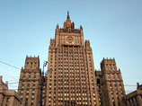 Также МИД России, отвечая на принятый накануне список из 21 гражданина РФ и Украины, заявил, что Европа сама виновата в произошедшей смене власти - она подтолкнула Украину к "искусственному выбору между ЕС и Россией" Также МИД России, отвечая на принятый накануне список из 21 гражданина РФ и Украины, заявил, что Европа сама виновата в произошедшей смене власти - она подтолкнула Украину к "искусственному выбору между ЕС и Россией"